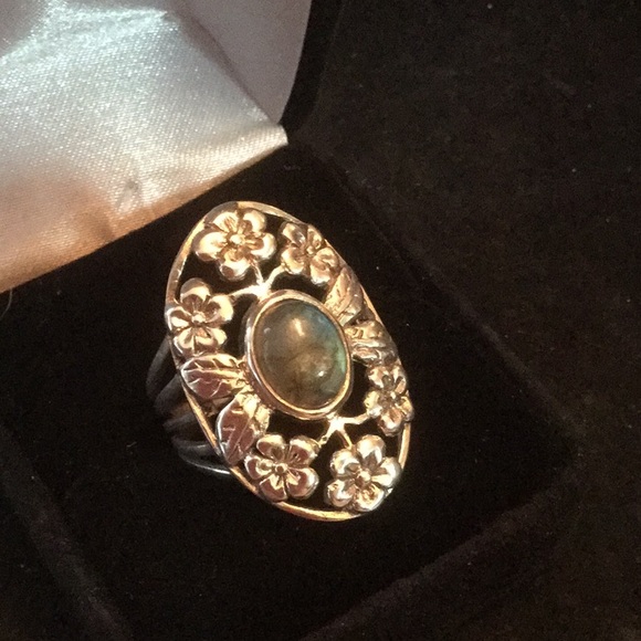 Exquisite Artistic Genuine Labradorite Ring - Picture 8 of 8